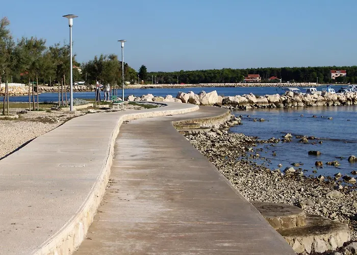Family Friendly House With A Swimming Pool Privlaka, Zadar - 23516 Vakantiehuis Privlaka (Zadar)