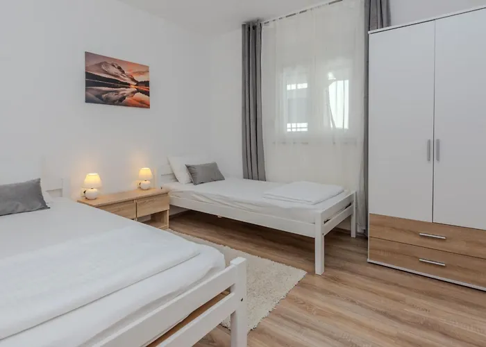 Family Friendly House With A Swimming Pool Privlaka, Zadar - 23516 *