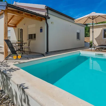 Family Friendly House With A Swimming Pool Privlaka, Zadar - 23516 *
