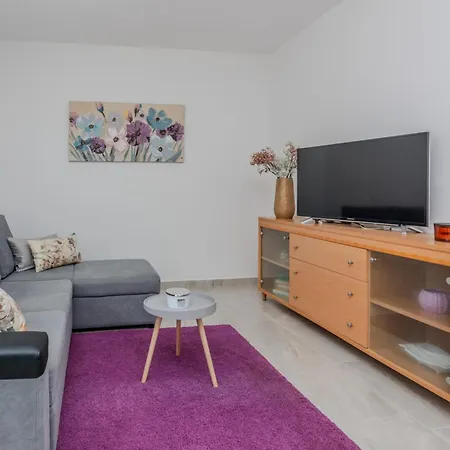 Family Friendly House With A Swimming Pool Privlaka, Zadar - 23516 Casa vacanze Privlaka (Zadar)
