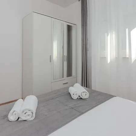 Family Friendly House With A Swimming Pool Privlaka, Zadar - 23516 Privlaka (Zadar)