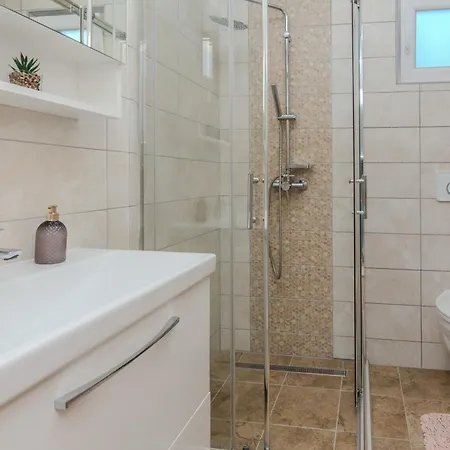 Family Friendly House With A Swimming Pool Privlaka, Zadar - 23516 Casa vacanze