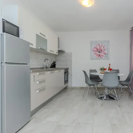 Family Friendly House With A Swimming Pool Privlaka, Zadar - 23516 Privlaka (Zadar)